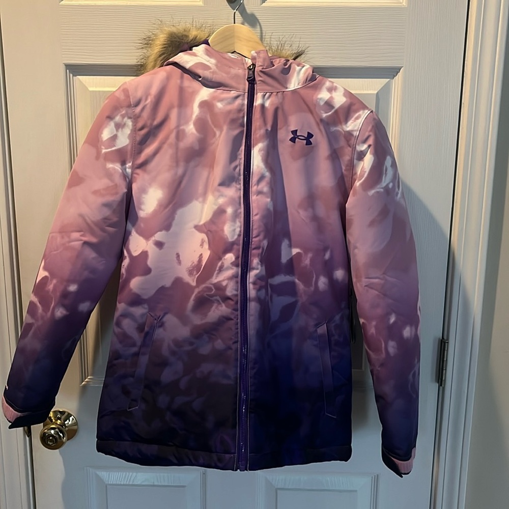 Under Armour winter/ski jacket. Fleece lining. Youth XL. NWT.